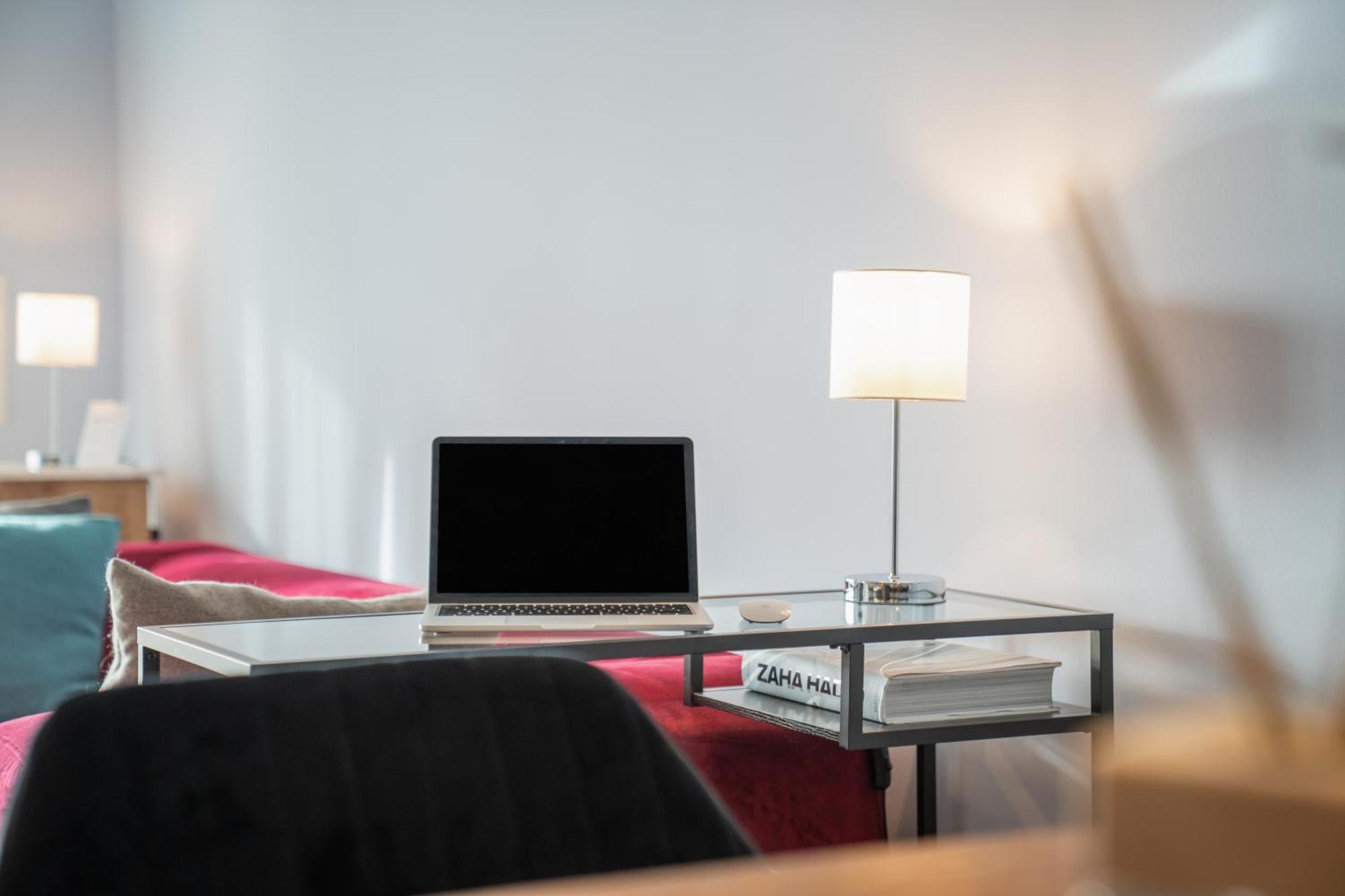 Cls Zentrale City-Wohnung In Hamburg Mit E-Laden Und Tiefgarage, Grosser Balkon, Blick Ueber Hamburg, Parkplatz, Cafe Im Haus, Bushaltestelle Direkt Gegenueber, Flex Check In Exteriér fotografie